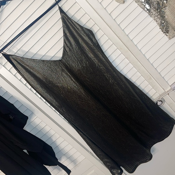 House of Harlow 1960 Dresses & Skirts - House of Harlow 1960 Revolve metallic gold black small mini dress